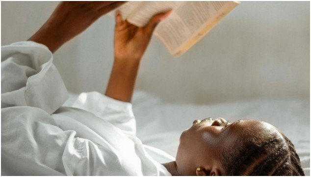 What Are the Best Bedtime Motivational Stories for Adults?